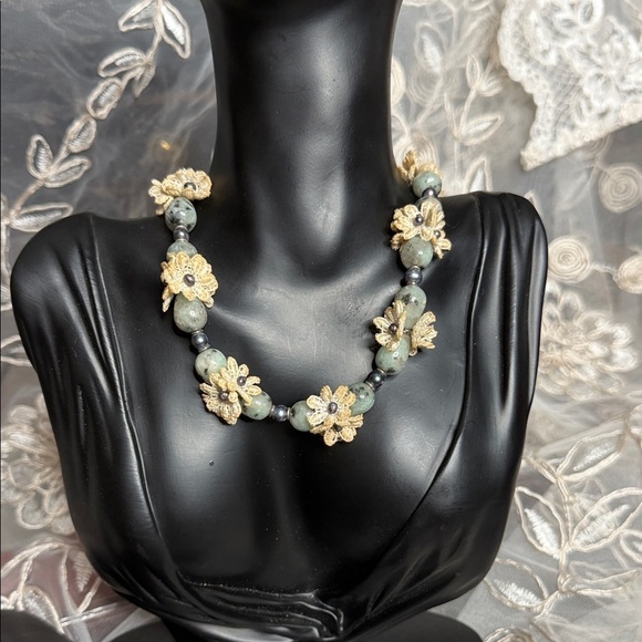 Jewelry - Floral Green and Gold Necklace